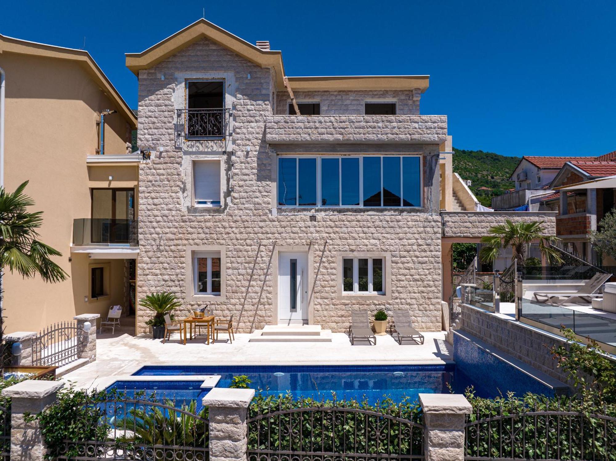 Raicevic Residence Тиват Экстерьер фото