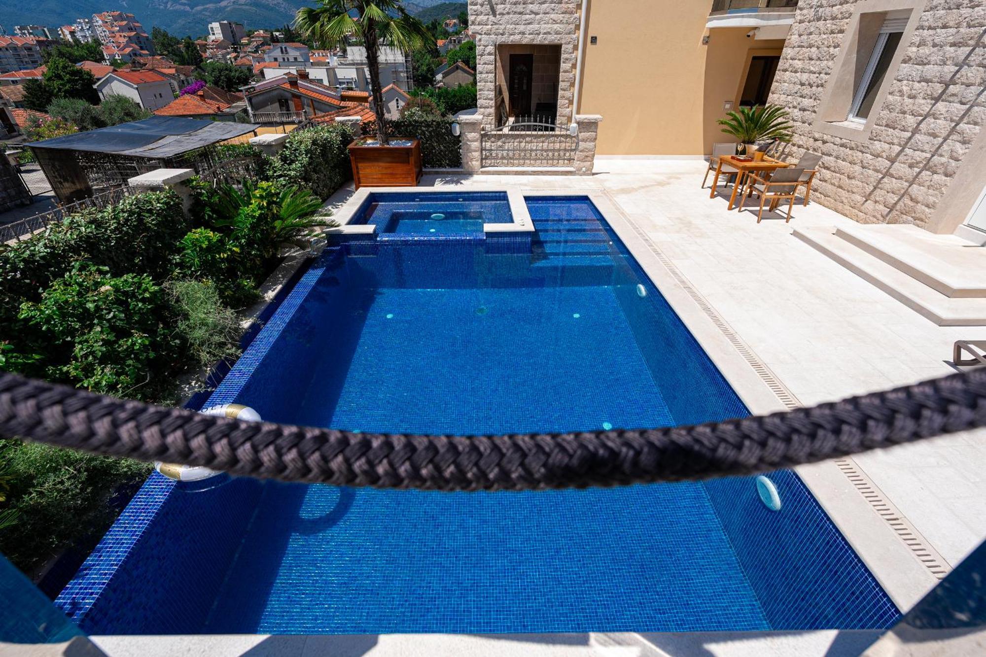 Raicevic Residence Тиват Экстерьер фото