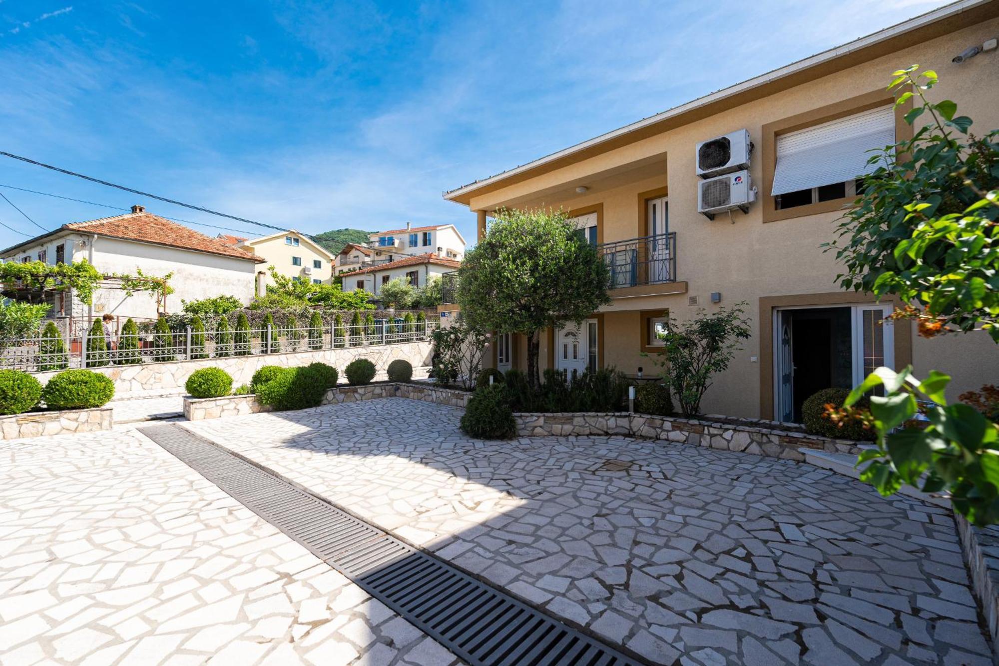 Raicevic Residence Тиват Экстерьер фото