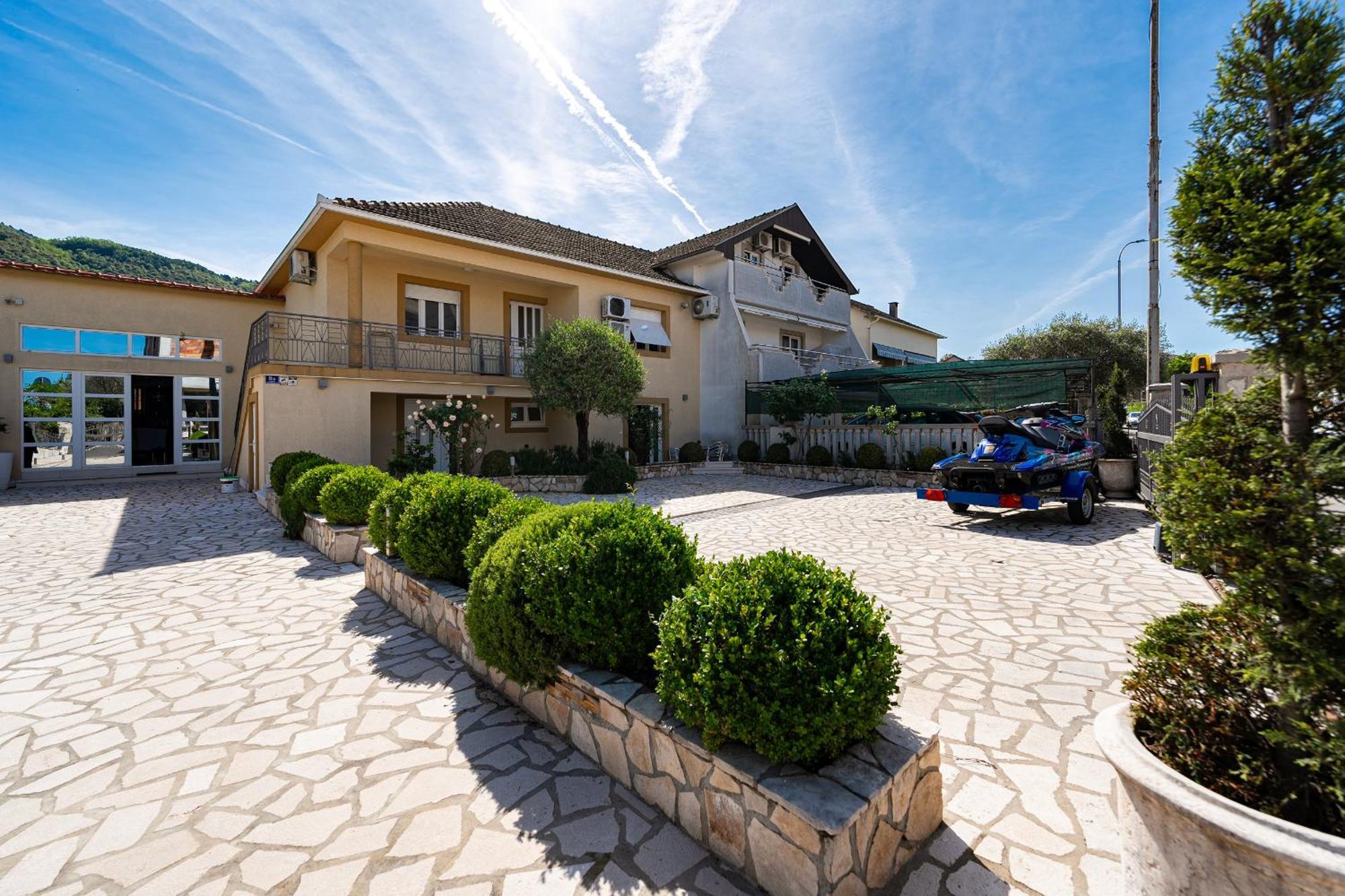 Raicevic Residence Тиват Экстерьер фото